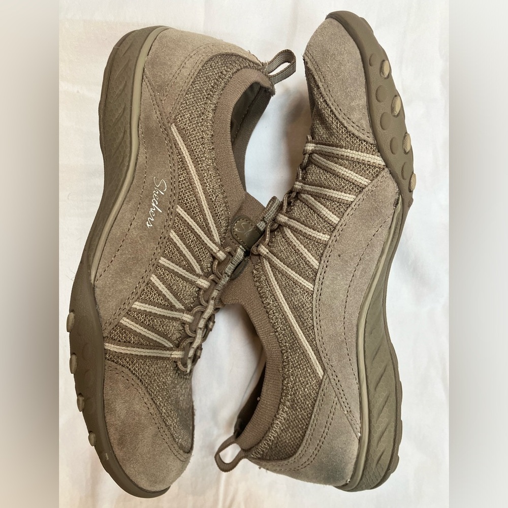Skechers Breathe-Easy Walking Shoe, 7.5